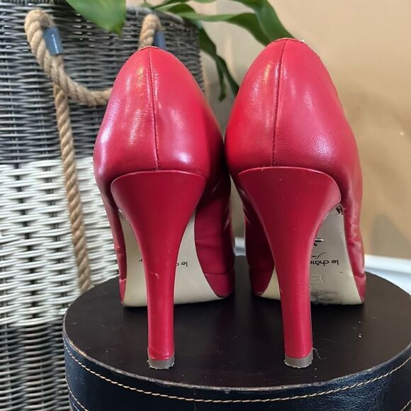 Le Chateau red heels 👠 / Size 8.5 - Picture 4 of 9